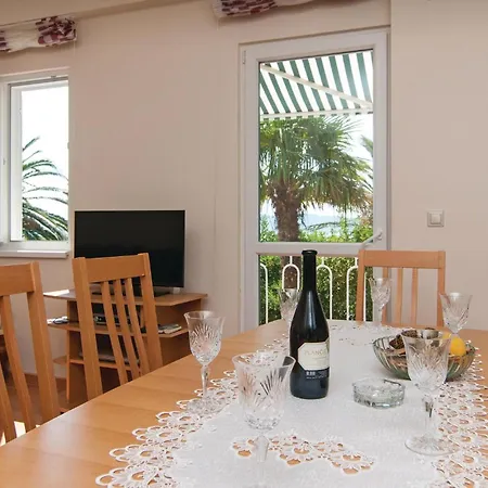 Gorgeous Home In Kastel Gomilica With Wifi Apartment *