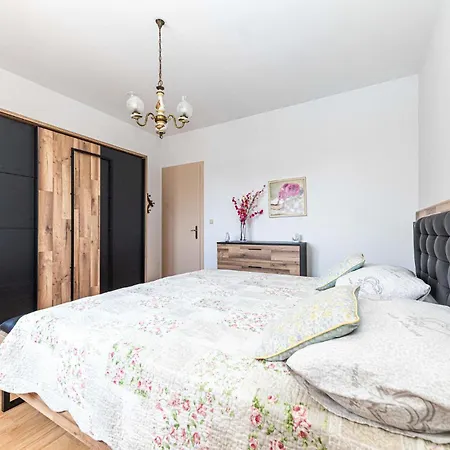 3 Bedroom In Kastel Gomilica Kaštela