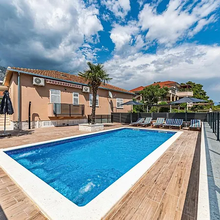 Gorgeous Home In Kastel Gomilica With Wifi