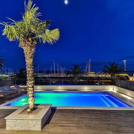 Apartamento 3 Bedroom In Kastel Gomilica Kaštela